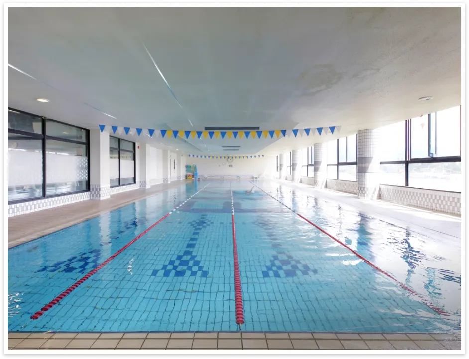 p-our-facilities-pool01